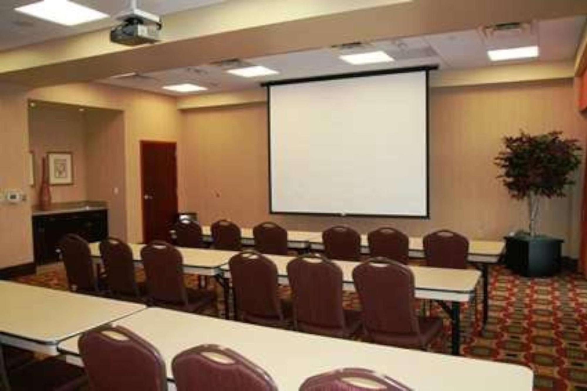 Hampton Inn And Suites Woodstock, Virginia Buitenkant foto