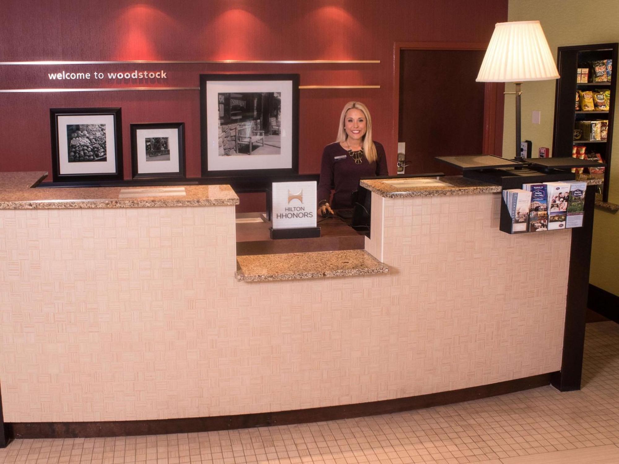 Hampton Inn And Suites Woodstock, Virginia Buitenkant foto