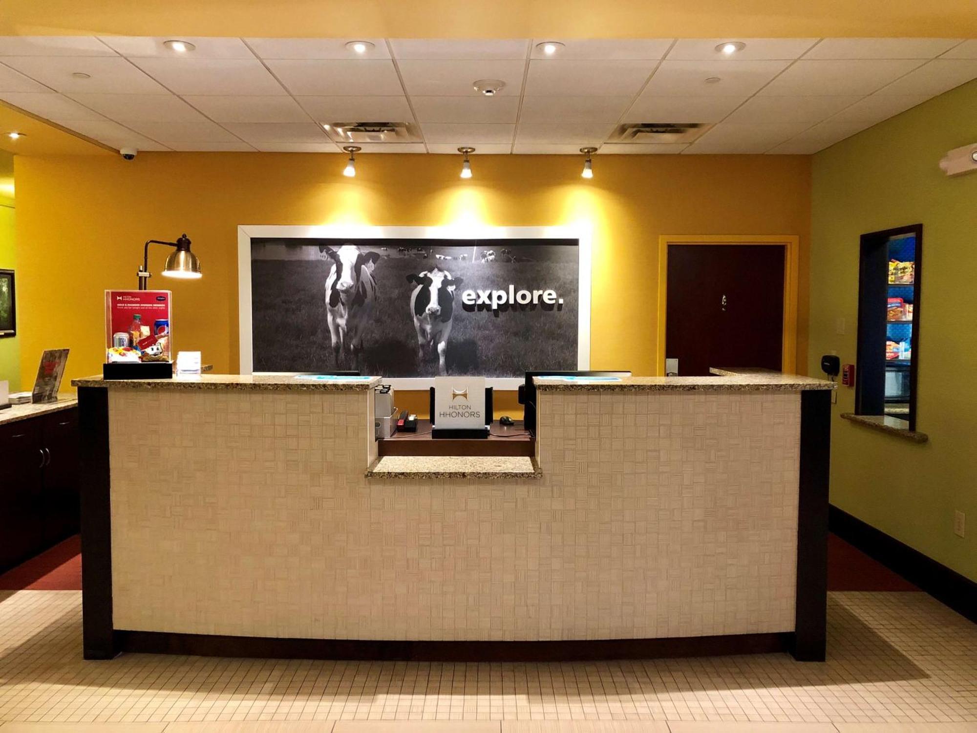 Hampton Inn And Suites Woodstock, Virginia Buitenkant foto